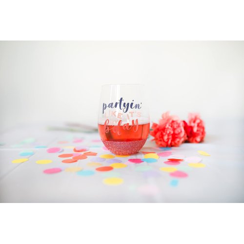 Pearhead Partyin’ Like It’s My Birthday Wine Glass, Birthday Party Favor, Birthday Party Accessory, Glitter Wine Glass, Birthday Celebration Supplies, Great Gift Ideas for Her, 15 oz.
