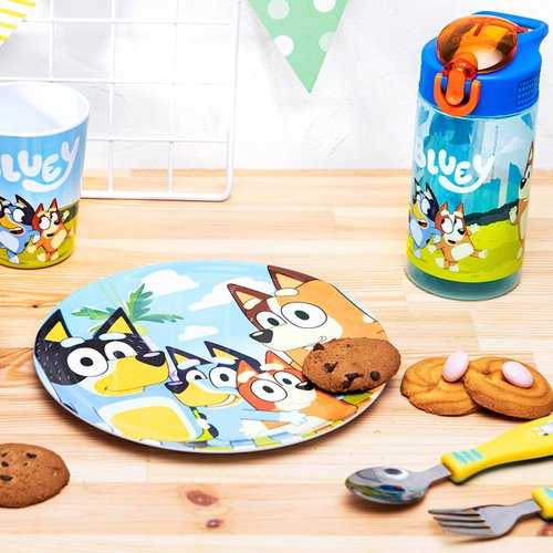 Zak Designs Bluey Kids Dinnerware Set Includes Plate, Bowl, Tumbler, Water Bottle, and Utensil Tableware, Made of Durable Material and Perfect for Kids (6 Piece Gift Set, Non-BPA)