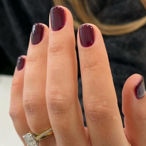 Extra Short Press on Nails Square Wine Red Fake Nails Petite Solid Color Acrylic Nails Fall Short False Nails with Designs Artificial Stick on Nails for Women Girls DIY Manicure Decorations