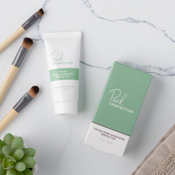 Park Perfection Tinted Pore Minimizer - Makeup Primer and Pore Reducer, Great Face Primer for Oily and Dry Skin, Pore Eraser and Tinted Primer that Extends Makeup Wear (1 Fl. Oz.)