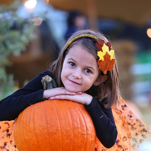 Thanksgiving Headband Fall Maple Leaves Hairband Glitter Maple Leaf Hair Hoop for Autumn Non Slip Elastic Hair Accessories for Girls Thanksgiving Hair Decoration for Holiday Festival Party Supplies