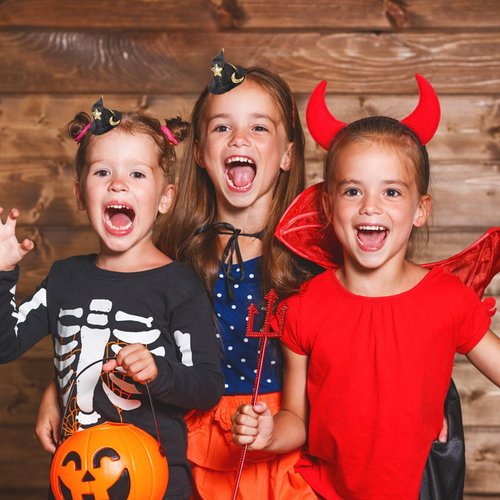 Kistreao Halloween Witch Hat Hair Clips 2Pcs Mini Top Hat Hair Barrettes for Women Star Moon Girls Hair Accessories for Halloween Party Decorations Supplies Black