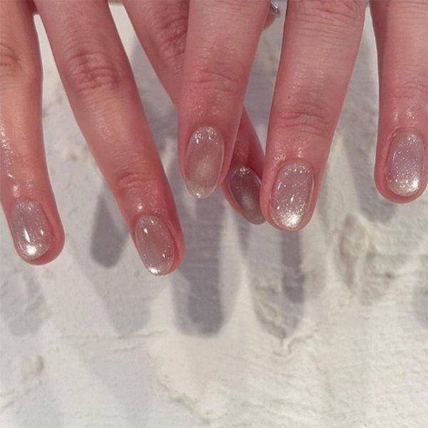 Xenophoer Short Press on Nails Oval Beige Gray Cat Eye Fake Nails Acrylic Glue on Nails with Silver Glitter Designs Nails Press ons for Women Daily Wear 24 Pcs