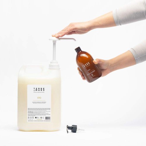 TERRE DE MARS Irreverence Nourishing Shampoo, Certified Organic, Moisturizing and Repairing Shampoo for Men and Women, Made in France, Vegan and Cruelty Free (1.76 FL Oz)