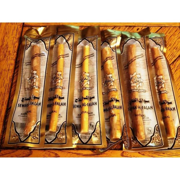 bonballoon 6 Pcs Al Falah Siwak Meswak Miswak Miswak Arak Peelu Al Falah Chewing Stick with Natural Flavor Herbal Toothbrush Vacuum Sealed Breath Freshener (Six Tooth Sticks)