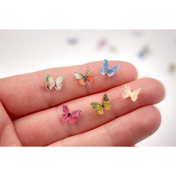 Micro Resin Butterflies, Dollhouse Miniature Tiny Butterflies, Terrarium Fairy Garden Dollhouse, Mini Micro Landscaping Decoration (30 PCS)