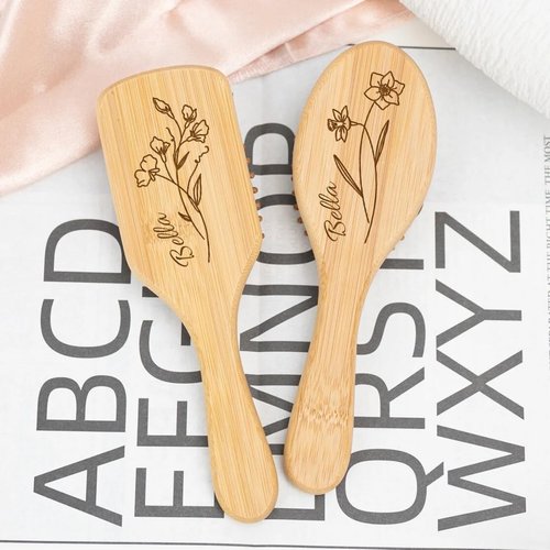 Generic Personalized Bamboo Brushes for Women Custom Name Hair Brush Bridesmaid Hairbrush Detangling Brush For Curly Hair Thick Hair Birthday Gift for Wife Mom Grandma Friends Sister Her