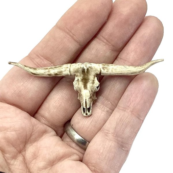 Texas Longhorn Miniature Skull Replica 1:24 Scale Dollhouse and Diorama Miniature Steer Cranium (Aged (hand painted))