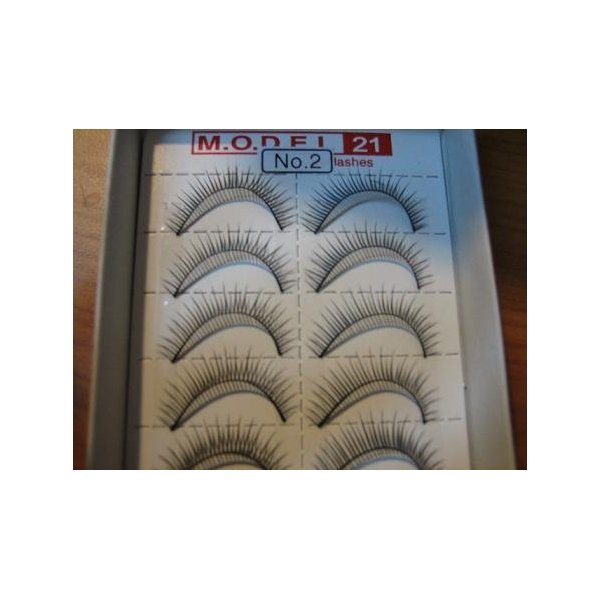 Model 21 False Eyelashes No. 2, 10 Pairs