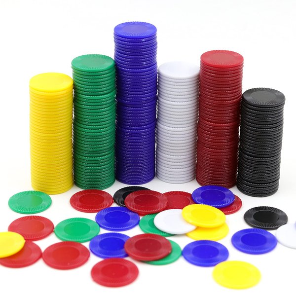 Darovly 600Pcs Plastic Poker Mini Chips in 6 Colors Bulk Poker Card Game Chips for Game Play Learning Math Counting Kids Teaching Rewards（2.2CM in Diameter）