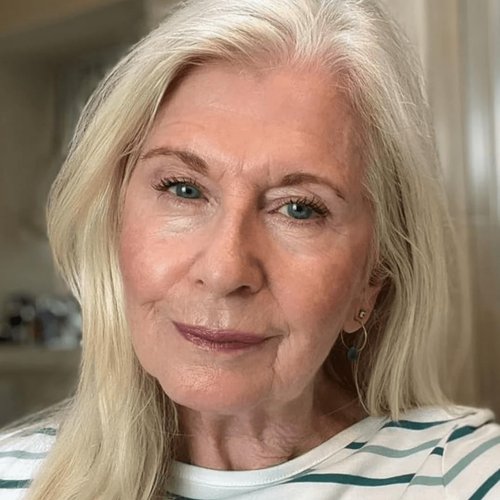 VIOLET JORDAN The Volumizer Mascara - Hydrating & Moisturizing Vegan Mascara for Older Mature Women with Washable Silicone Brush (Soft Black)