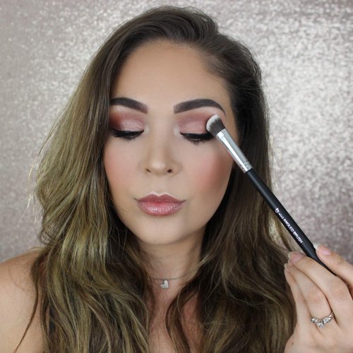 Angled Eyeshadow Blending Makeup Brush – Small Mini Angle Kabuki, Synthetic Eye Shadow Blender Brushes for Eyelid, Brow Bone, Crease, Cheek Highlighter, Setting Liquid Cream Mineral Powder Cosmetics