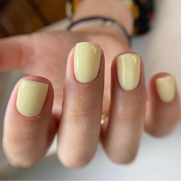 Yellow Press on Nails Short Square Fake Nails with Design Solid Color Glitter Design Yellow False Nails Glue on Nails Reusable Acrylic Nails for Women and Girls 24pcs Square Nails Supply