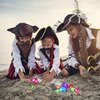DEODARI 115pcs Pirate Gems Fake Treasure Jewels with Pearls in Sack bag Kids Pirate party Favors