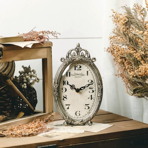 NIKKY HOME Vintage Table Clock, Silent Non-Ticking Battery Operated Desk Shelf Mantel Small Metal Clock for Living Room Decor - Retro Silver
