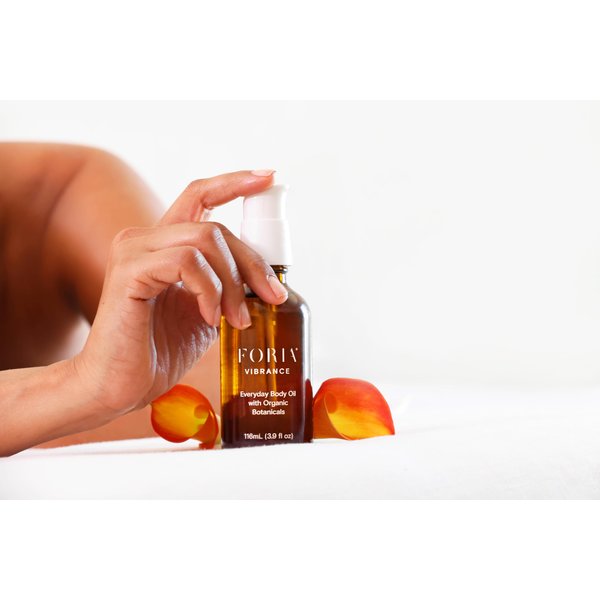 FORIA Everyday Body Oil with Organic Botanicals, All-natural Formula to Hydrate & Support Your Ever-Evolving Skin and Body, 116ml