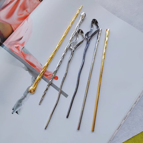 ZAYOIZY 4pcs Metal Hair Sticks Hair Bun Chopsticks Hair Pins Simple Sturdy Alloy Sticks for Women Long/Thick/Curly Hair, Silver&Gold