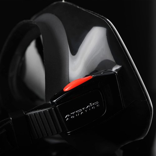 ATOMIC AQUATICS Frameless 2 Scuba Diving Mask with Compact Travel Case | Durable Ultra-Clear Swimming Mask for Snorkeling & Scuba Diving, Medium, Black